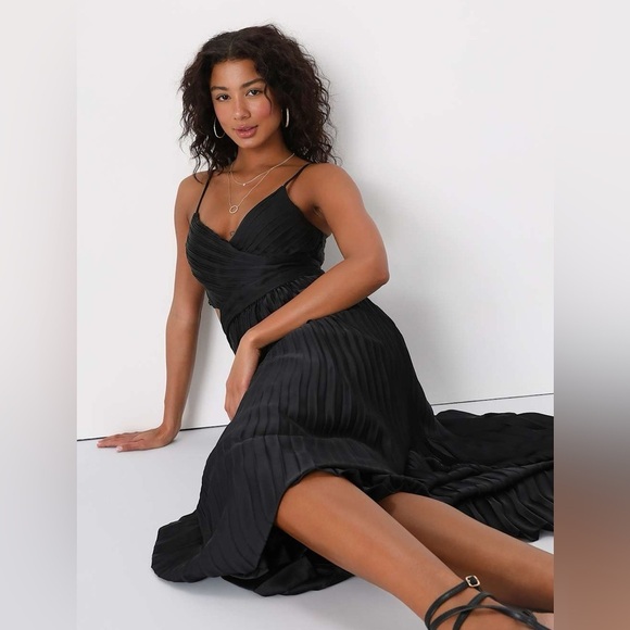 Size S‎ - NWOT Lulus Got the Glam Black Pleated Cutout Maxi Dress - Picture 5 of 10